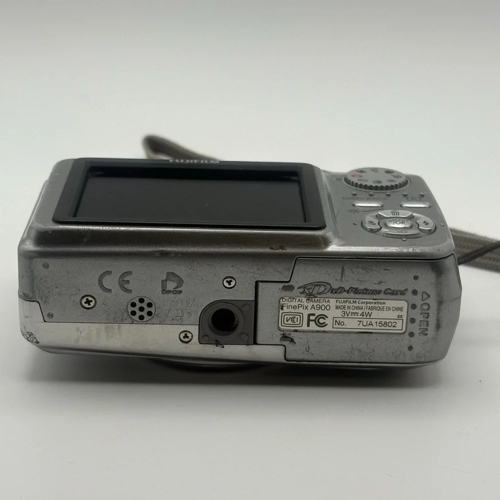 FUJIFILM FinePix A900 9.0MP Digital Camera - Point & Shoot - Tested Works READ